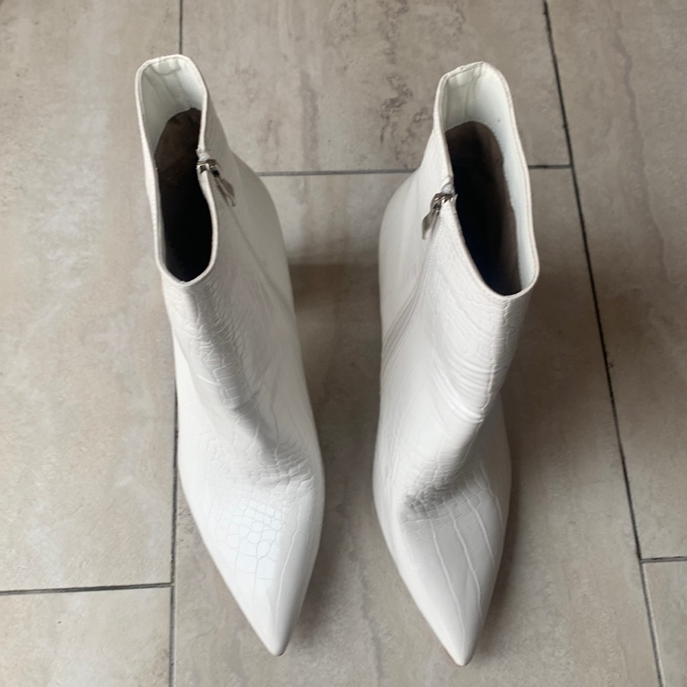 White lanimal print Ankle high boots
